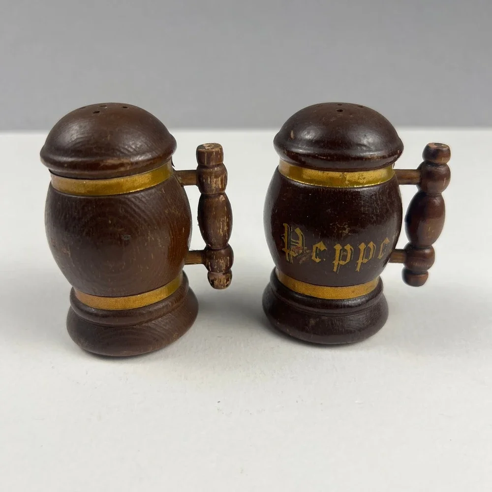 Vintage Wood Barrel Stein Salt Pepper Shakers Brown Souvenir Rustic Farmhouse